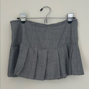 Forever 21 Vintage 2000’s Black and White Houndstooth Skirt